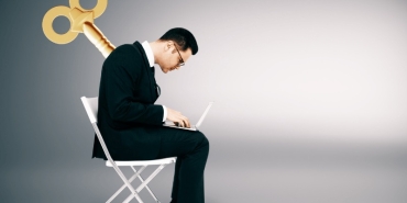 Patronların Gizli Manipülasyon Taktikleri